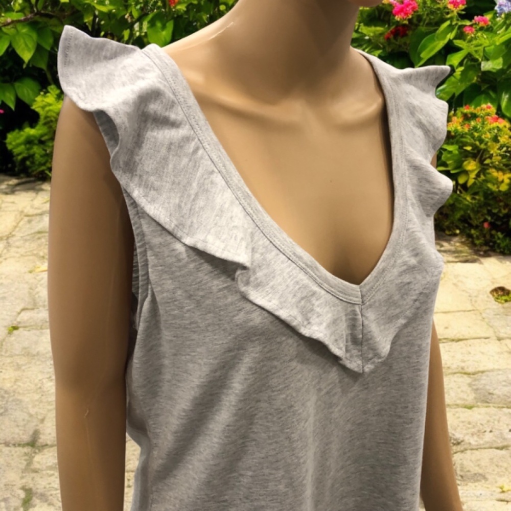 WHBM Outlet Sleeveless Ruffle V Neck Tank Top - Picture 3 of 12